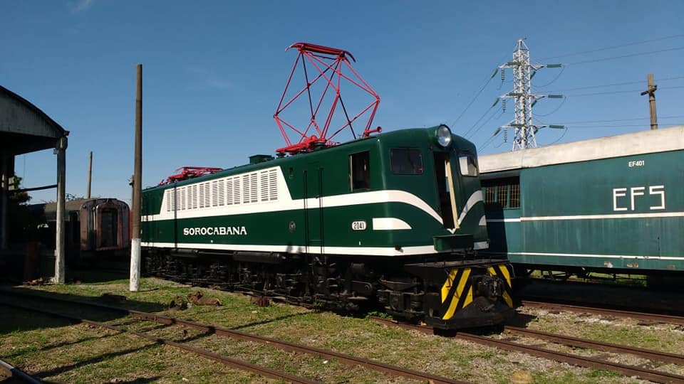 A locomotiva Westinghouse nº 2041, que foi restaurada por voluntários do movimento de preservação da Sorocabana (Divulgação)